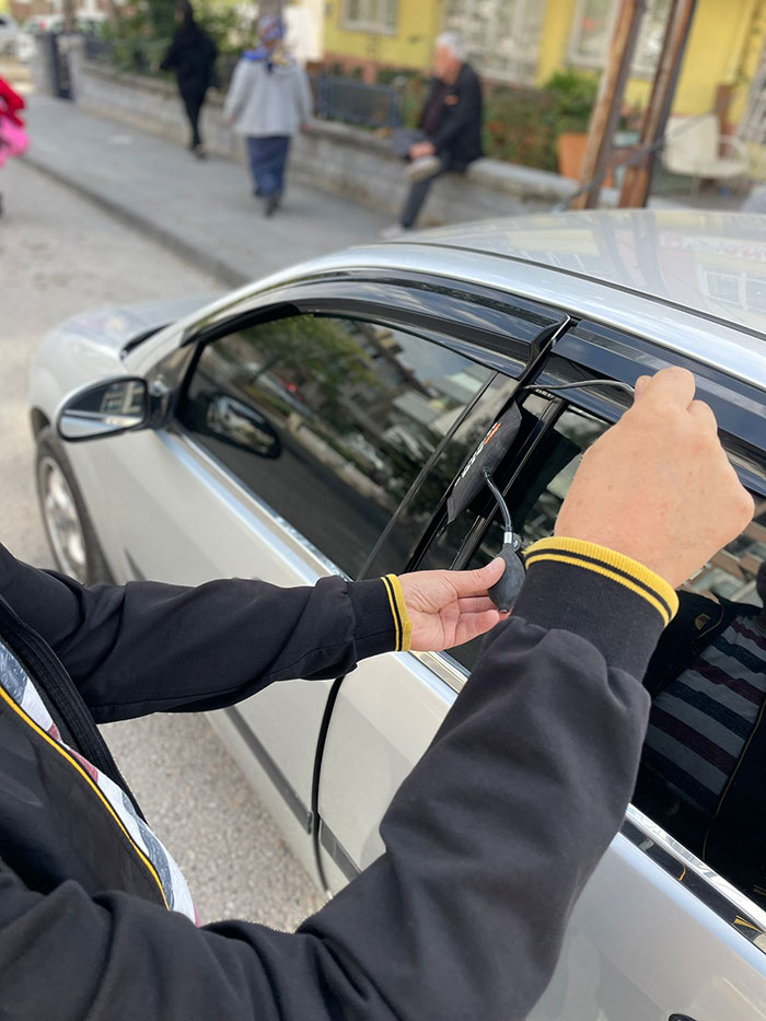 Seyitgazi Oto Kilitçisi